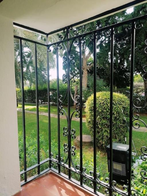 Appartement Studio Paris à Estepona Extérieur photo